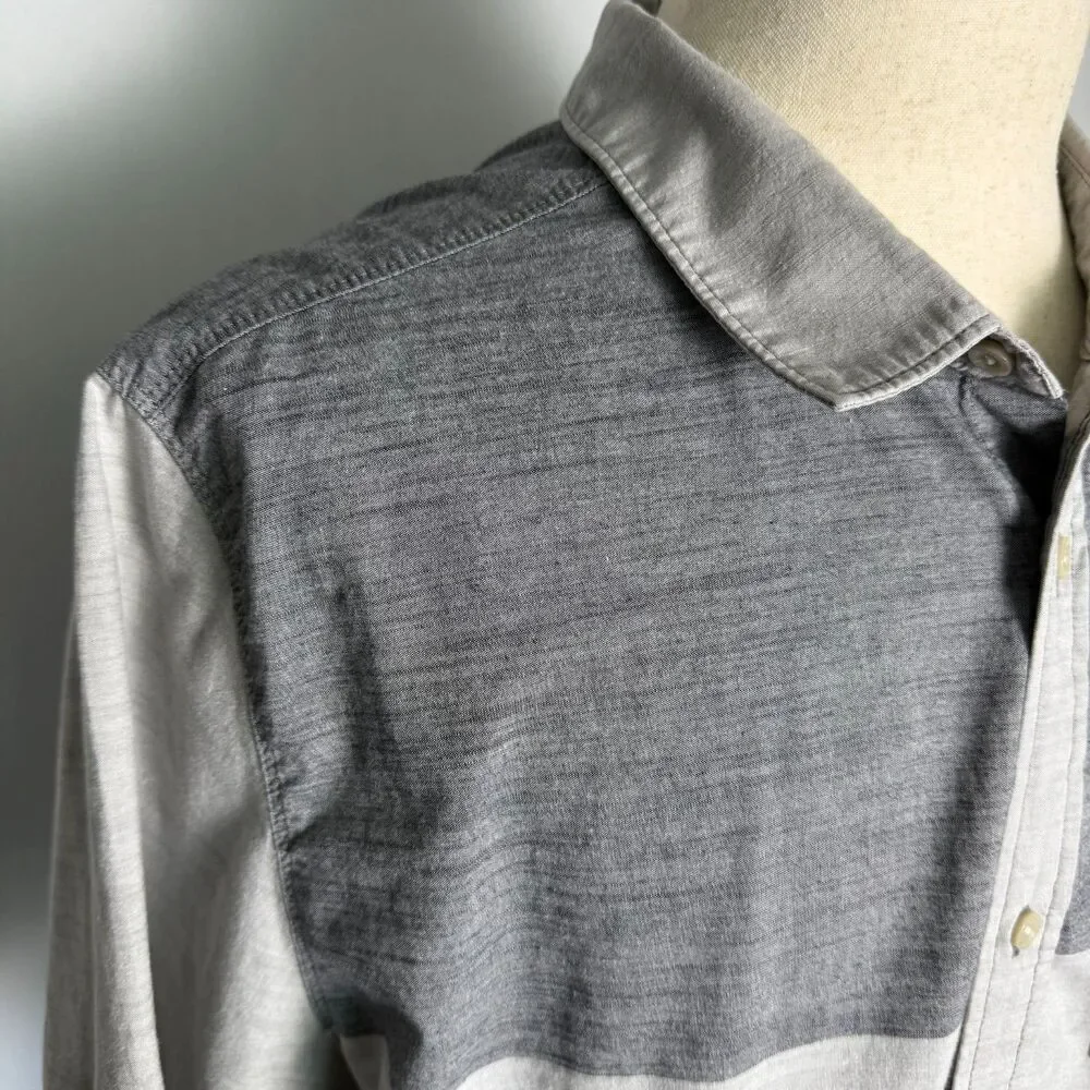 The North Face Block Me Short Sleeve Button Up Men's XXL, Two-Toned Gray 2/$25